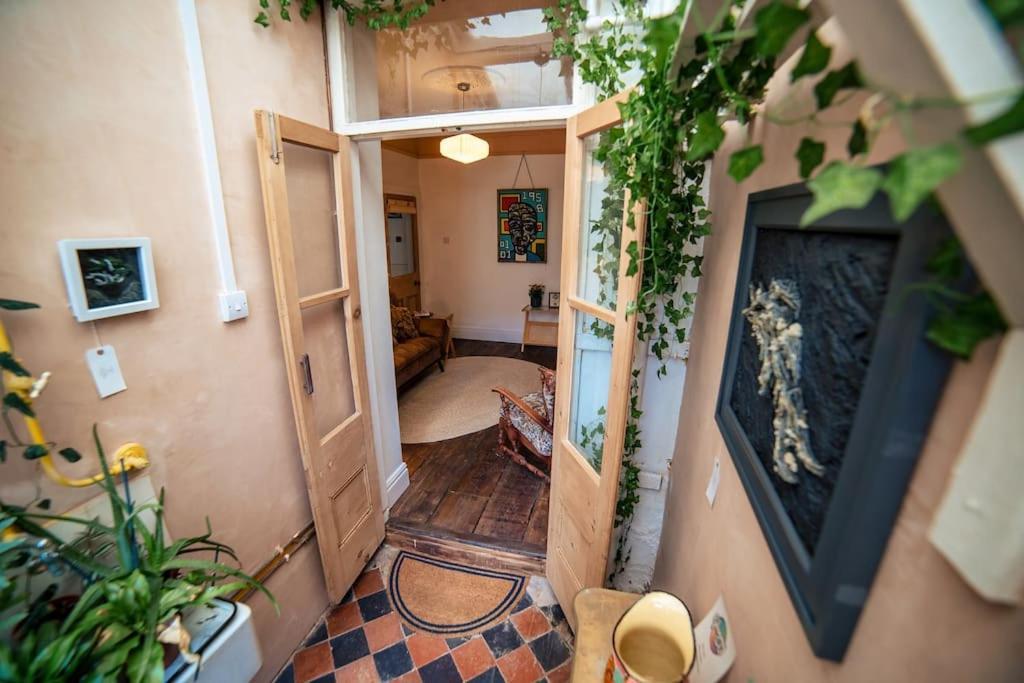 Glenroy Arts Gallery Meets Living Space Cardiff Exteriér fotografie